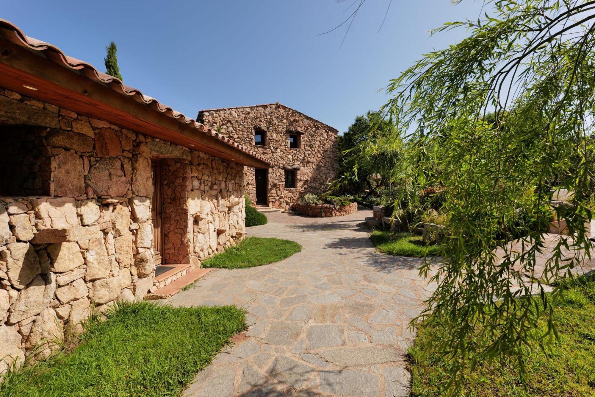 Domaine Pozzo Di Mastri Hotel & Spa Figari  Dış mekan fotoğraf